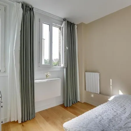 705 Lecourbette - Superbe *